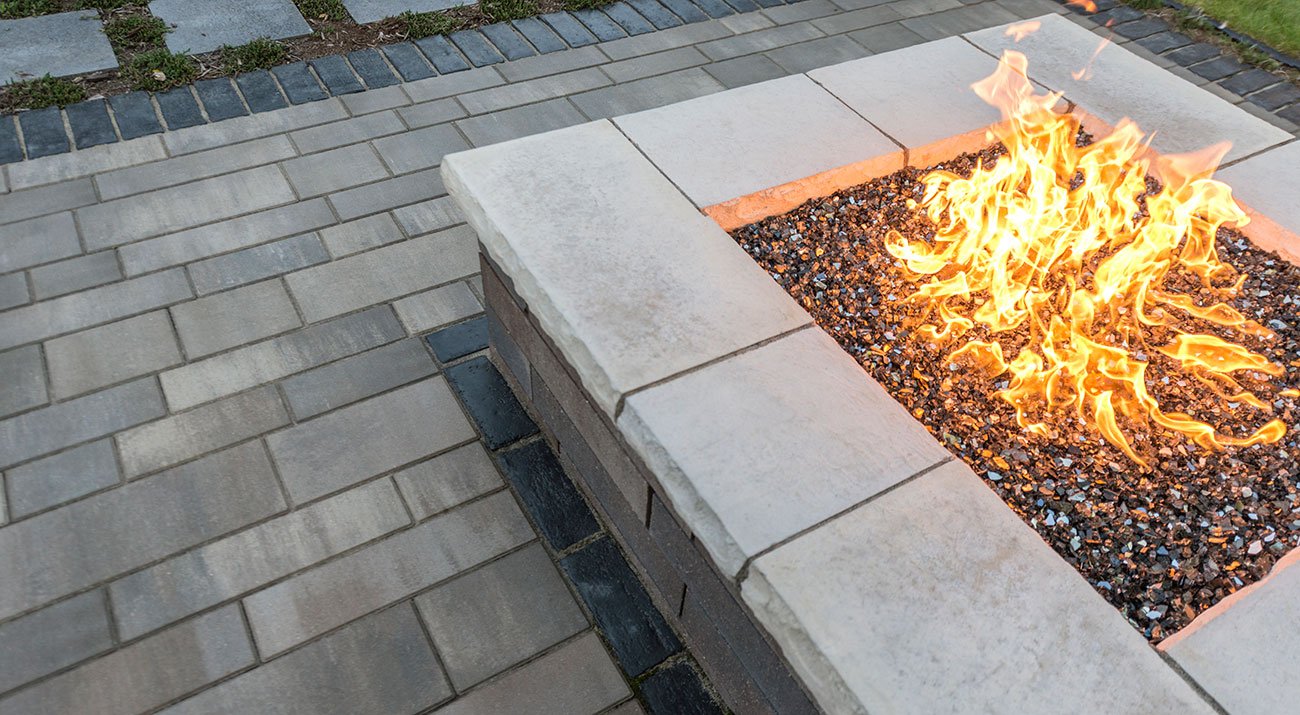 Ledgestone-Steps_Walls_Grey_6357_v3-1920x1080